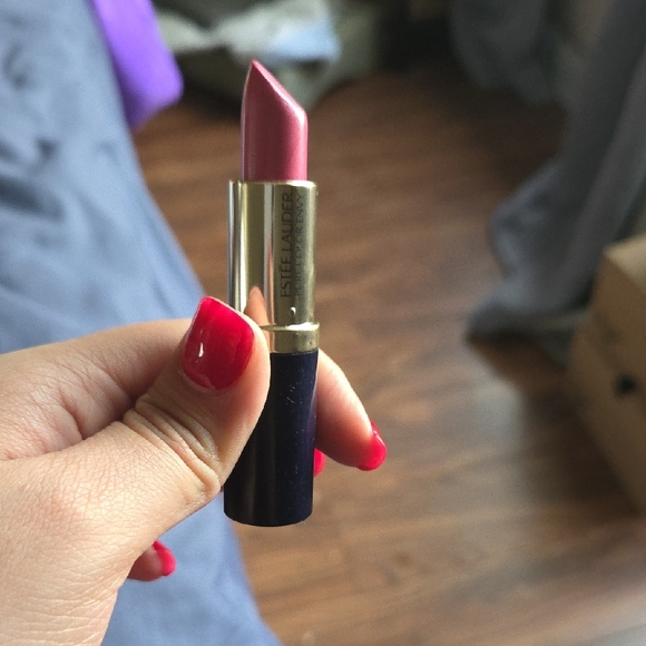 Estee Lauder Pink Lipstick Cream Finish Candy - Picture 1 of 2